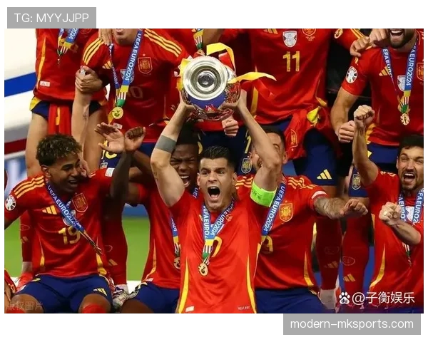 柏林奥林匹克体育场即将上演欧洲杯巅峰对决，全球球迷翘首以盼